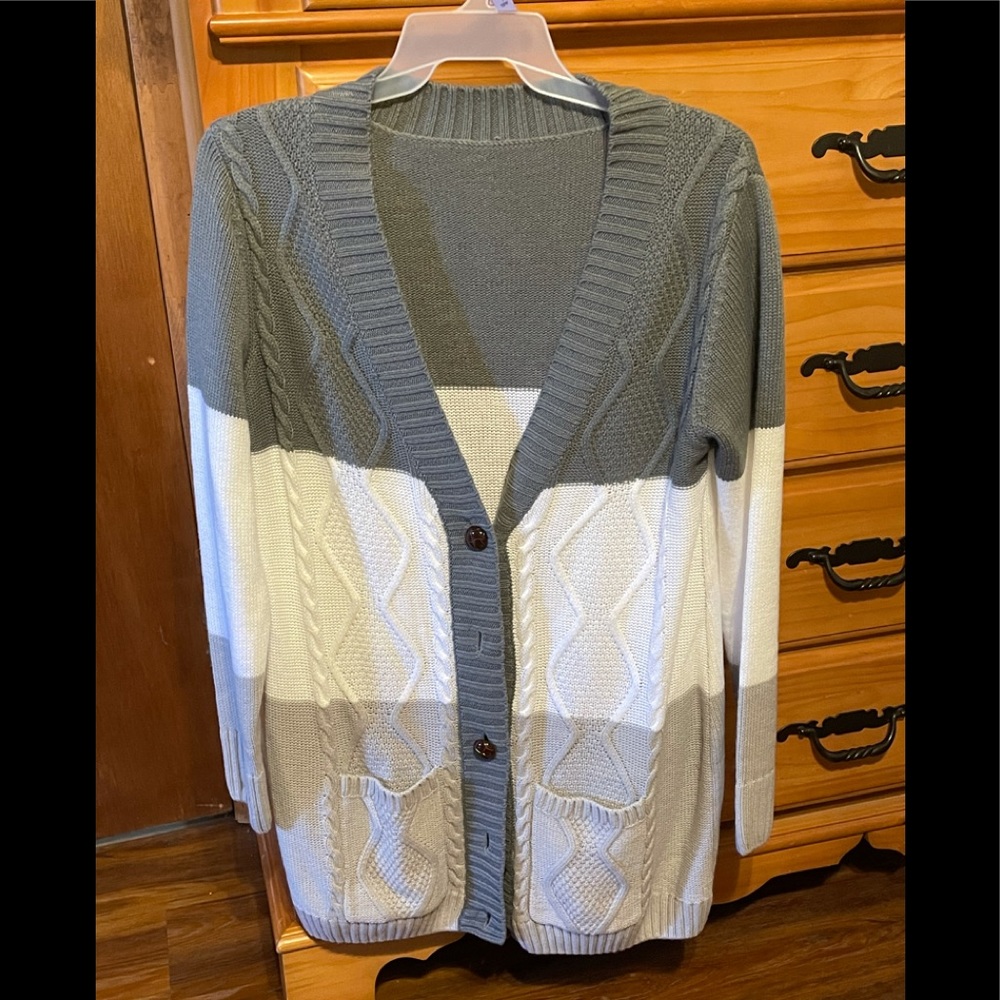 Cardigan sweater